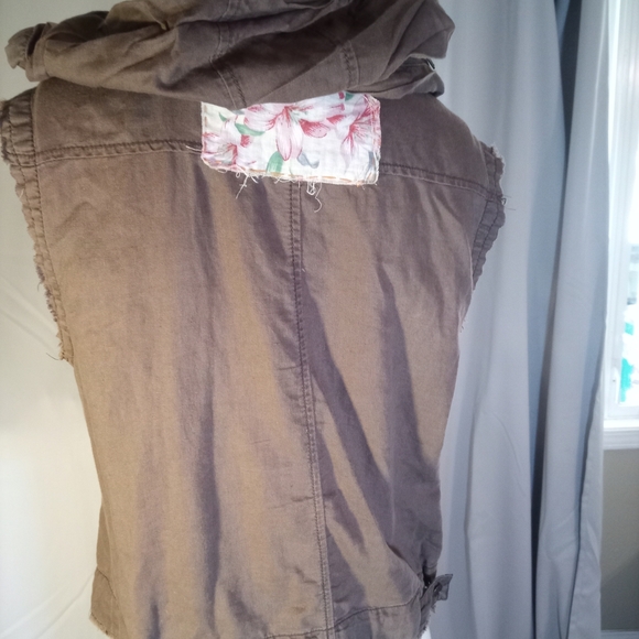 Free People Brown Vest with Floral Patch - Picture 4 of 4